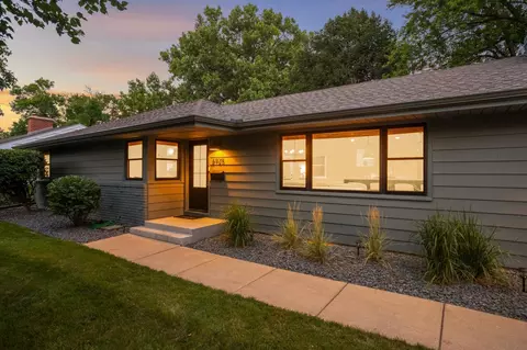 6925 Southdale Rd, Edina, MN 55435