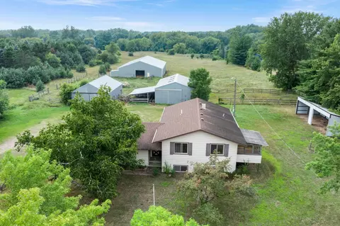 32360 Roanoke St NW, Cambridge, MN 55008