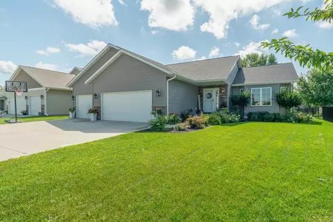 221 Muriefield Dr, Mankato, MN 56001