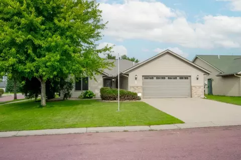 100 Copper Village Cir, Mankato, MN 56001