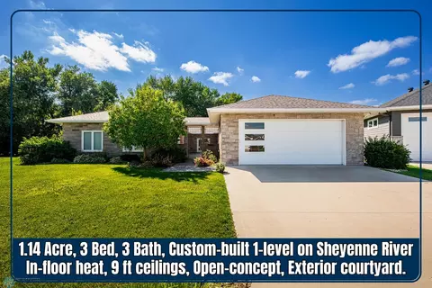 1336 Goldenwood Dr, West Fargo, ND 58078