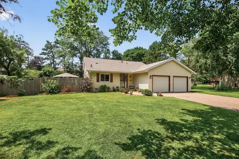 9296 Hamlet Ave S, Cottage Grove, MN 55016
