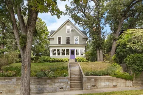 208 Melbourne Ave SE, Minneapolis, MN 55414