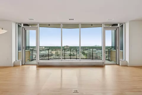 3209 Galleria #1404, Edina, MN 55435