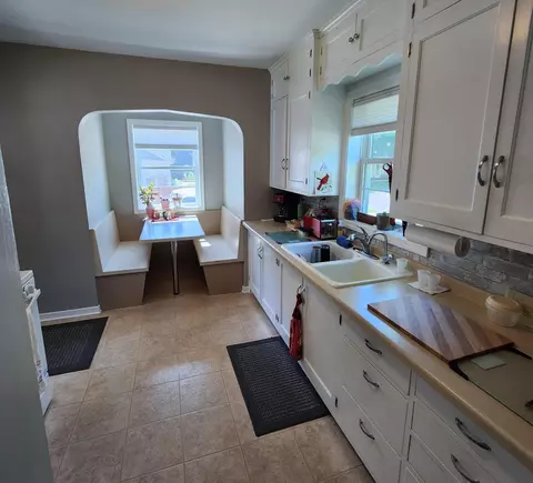 Kitchen - 302 Trott Ave SE, Willmar, MN 56201 photo 2 of 3