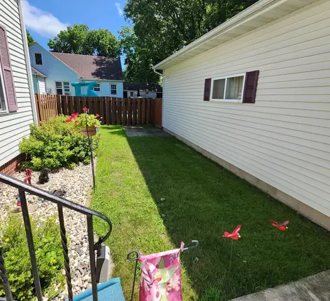 Exterior - 302 Trott Ave SE, Willmar, MN 56201 photo 4 of 6
