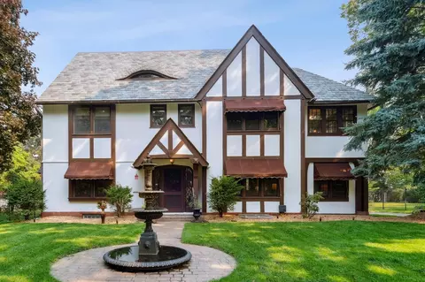 2225 Summit Ave, Saint Paul, MN 55105