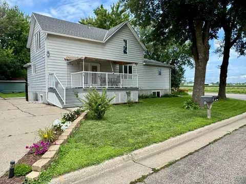 2224 Circle Dr, Worthington, MN 56187
