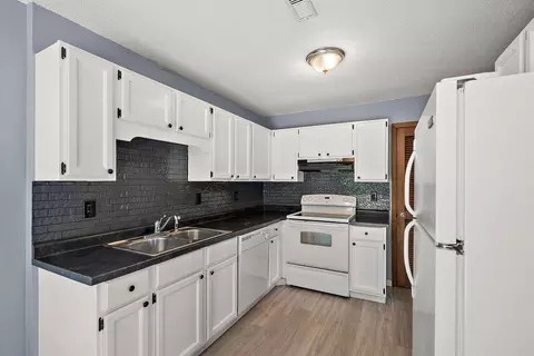 Kitchen - 4625 Penkwe Way, Eagan, MN 55122 photo 1 of 3