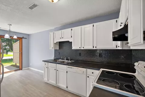 Kitchen - 4625 Penkwe Way, Eagan, MN 55122 photo 3 of 3