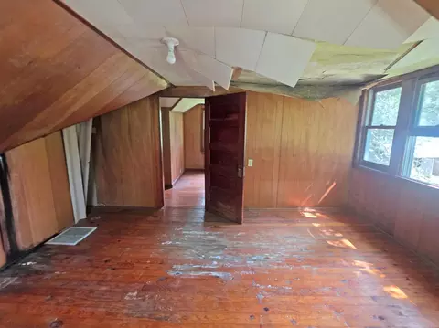 Bedroom - 5110 Wahlsten Rd, Embarrass, MN 55732 photo 3 of 5
