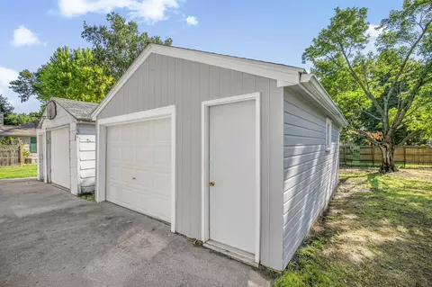 1009 4th St SW, Willmar, MN 56201 photo 2