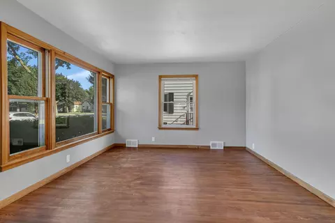 1009 4th St SW, Willmar, MN 56201 photo 5