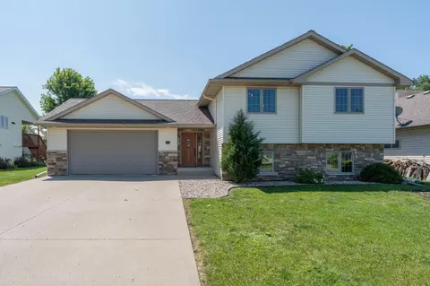 129 Lynx Ln, Mankato, MN 56001