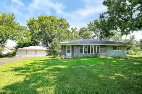2511 Highwood Ave E, Maplewood, MN 55119