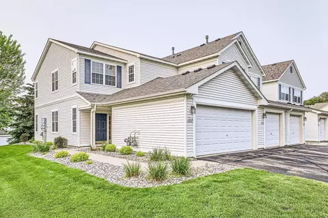 1059 Providence Dr, Shakopee, MN 55379