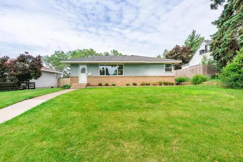 5206 7th St NE, Columbia Heights, MN 55421
