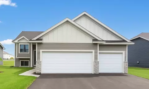 17750 Empire Trl, Lakeville, MN 55044