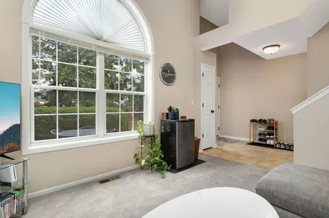 6477 Regency Ln, Eden Prairie, MN 55344