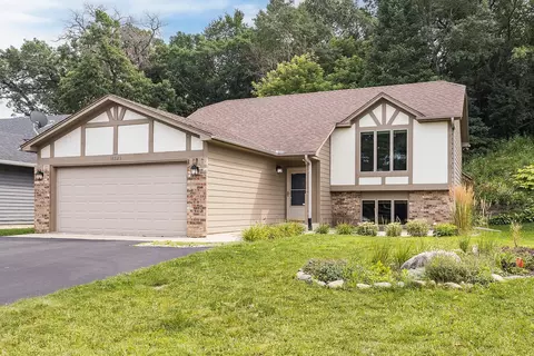 16523 Joplin Path, Lakeville, MN 55044