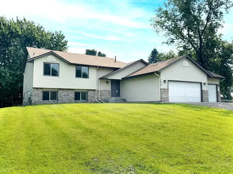 7808 Sunkist Blvd, Brooklyn Park, MN 55444