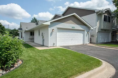 8692 Norway St NW, Coon Rapids, MN 55433