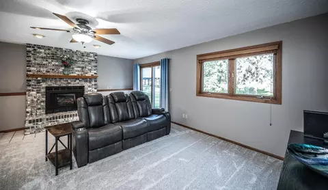 Living - 917 Jefferson Ln, Eagan, MN 55123 photo 2 of 3