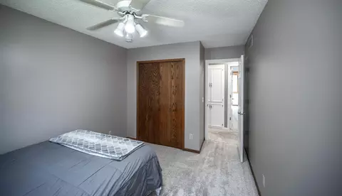 Bedroom - 917 Jefferson Ln, Eagan, MN 55123 photo 4 of 9