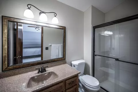 Bath - 917 Jefferson Ln, Eagan, MN 55123 photo 1 of 4
