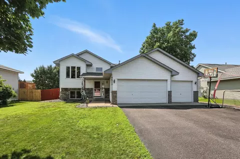9672 Hale Ave S, Cottage Grove, MN 55016