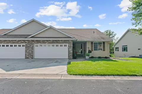 554 Marmik Cir, Hastings, MN 55033