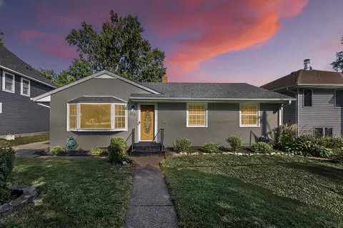 908 Bellows St, West Saint Paul, MN 55118