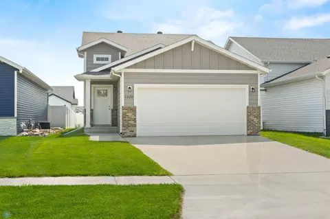 1520 67th Ave S, Fargo, ND 58104