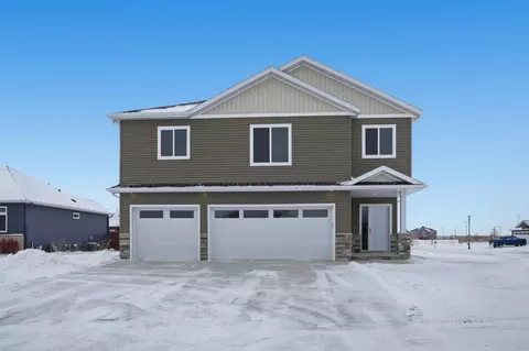 7405 Claire Dr S, Fargo, ND 58104