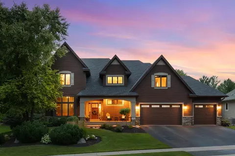 9905 Trails End Rd, Chanhassen, MN 55317