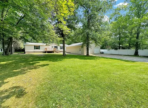 2481 Deschepper Dr, Grand Rapids, MN 55744