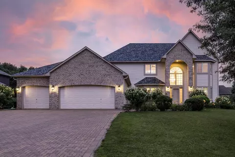 17985 Strawberry Ct, Eden Prairie, MN 55347