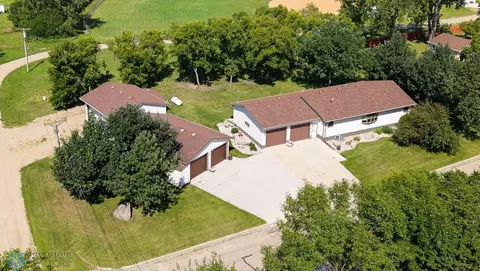 215 3rd Ave W, Gackle, ND 58442