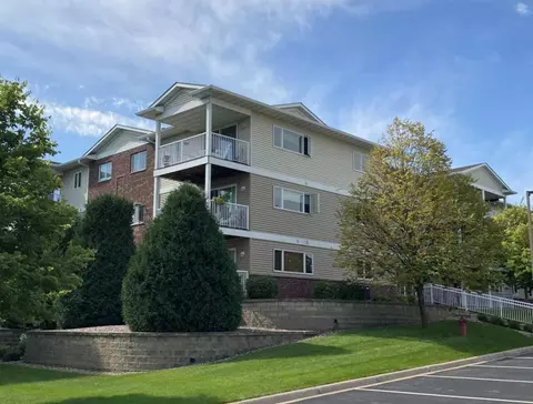 300 Whispering Ln #305, Hastings, MN 55033