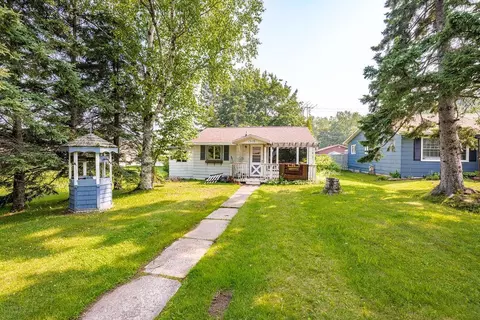 1910 9th Ave, Two Harbors, MN 55616