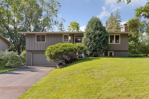 6829 Brook Dr, Edina, MN 55439