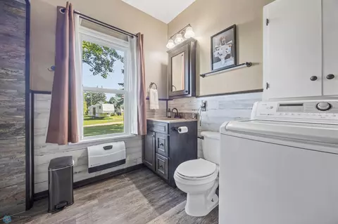 Bath - 281 Grove St, Sheldon, ND 58068 photo 1 of 1