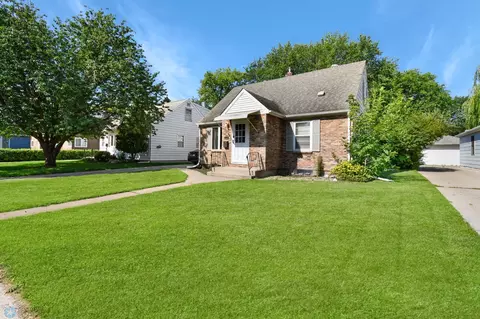 Exterior - 1338 8th St N, Fargo, ND 58102 photo 3 of 10