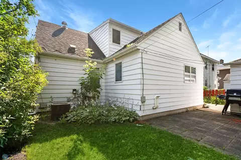 Exterior - 1338 8th St N, Fargo, ND 58102 photo 7 of 10