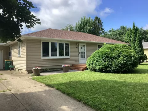 1018 Crestview Rd, Albert Lea, MN 56007 photo 2