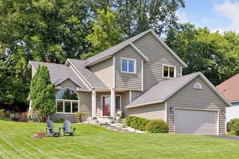 14720 Innsbrook Ln, Burnsville, MN 55306