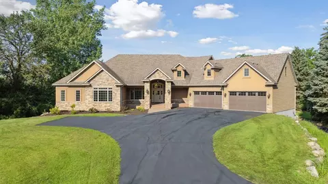 15506 Loop Rd S, Burnsville, MN 55306