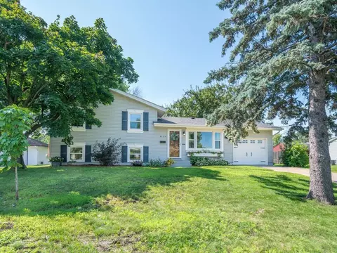 9425 Northwood Pkwy, New Hope, MN 55427