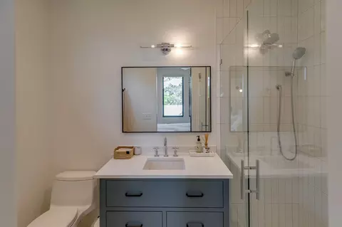 Bath - 22277 E Lake Hubert Dr, Brainerd, MN 56401 photo 6 of 8
