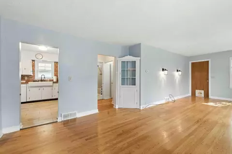 Living - 1116 SE 13th St, Brainerd, MN 56401 photo 2 of 3